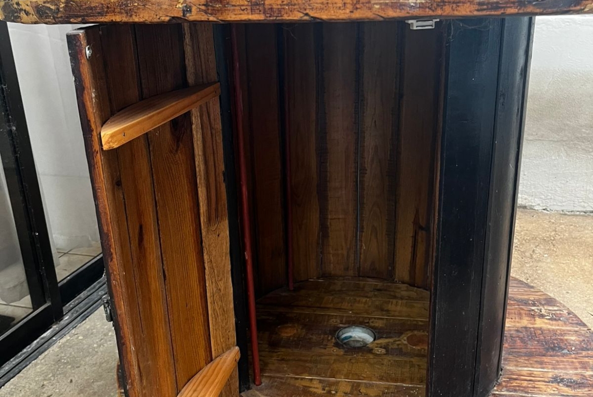 Vendo mesa tipo carrete artesanal madera