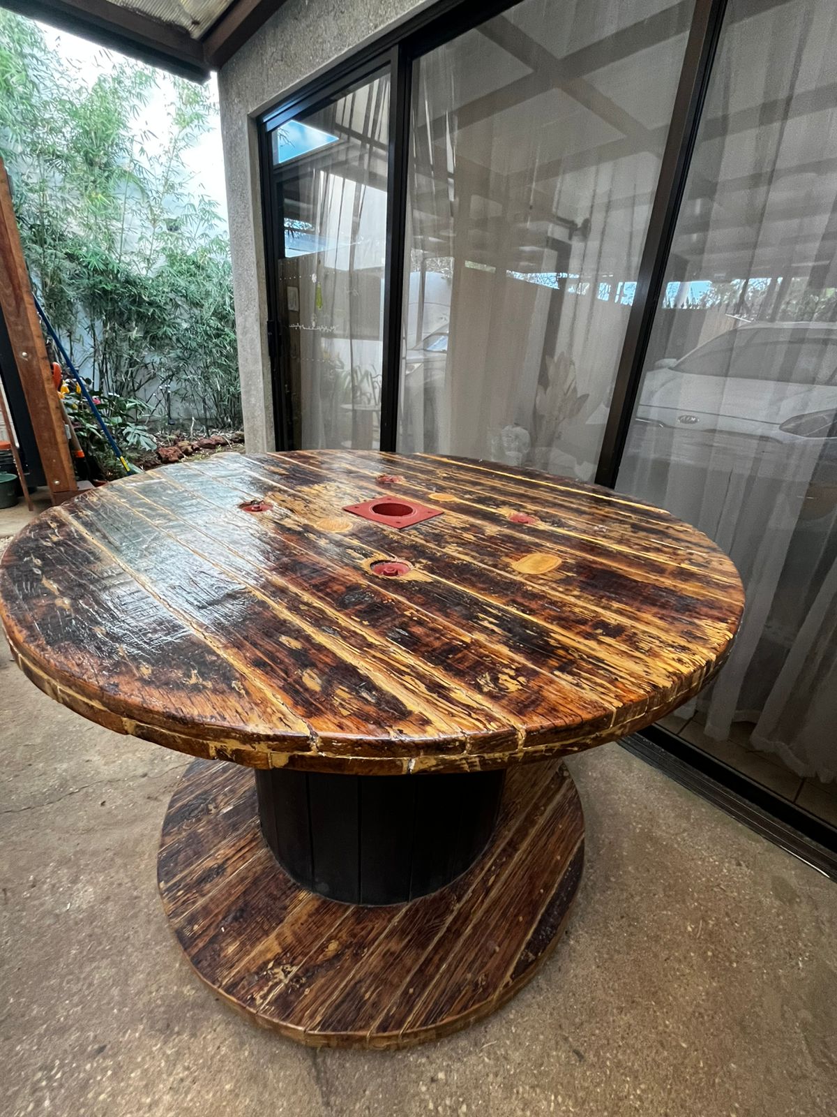 Vendo mesa tipo carrete artesanal madera