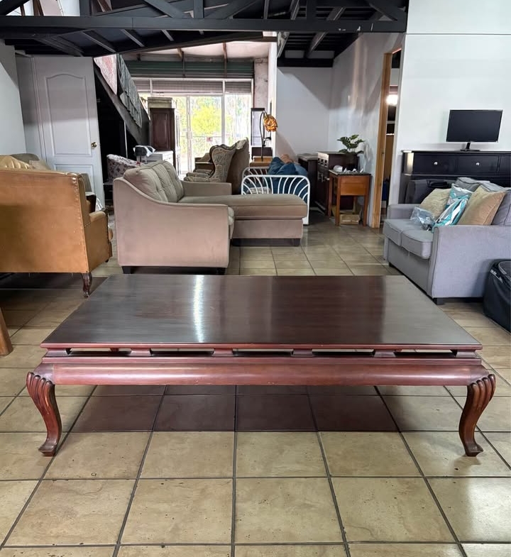 Mesa Centro Sala En Madera De Cedro Con Tallado. Importada Como Nueva Mide 170 cm Largo X 120 cm Ancho X 45 cm Alto