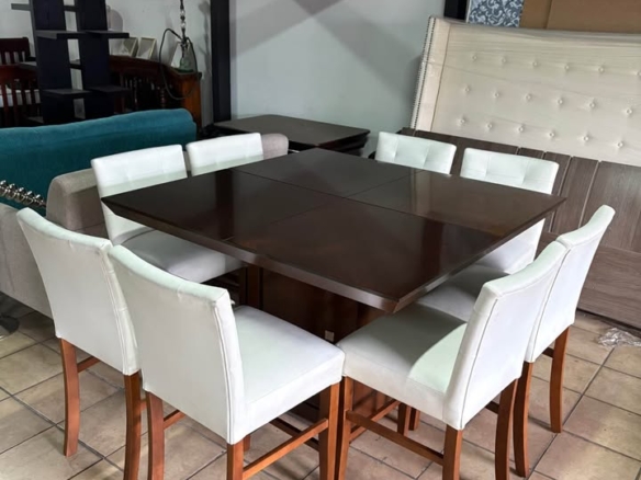 Juego Comedor 8 Sillas De Madera, Importado Como Nuevo Mesa Mide 140 cm X 140 cm X 94 cm Alto