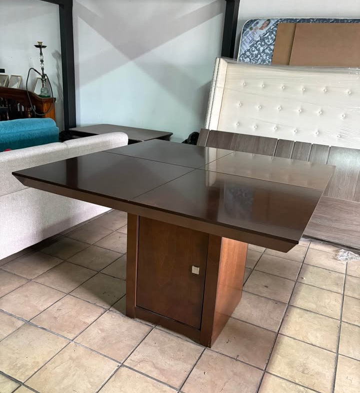 Juego Comedor 8 Sillas De Madera, Importado Como Nuevo Mesa Mide 140 cm X 140 cm X 94 cm Alto