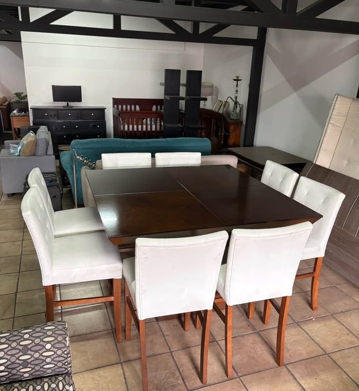 Juego Comedor 8 Sillas De Madera, Importado Como Nuevo Mesa Mide 140 cm X 140 cm X 94 cm Alto