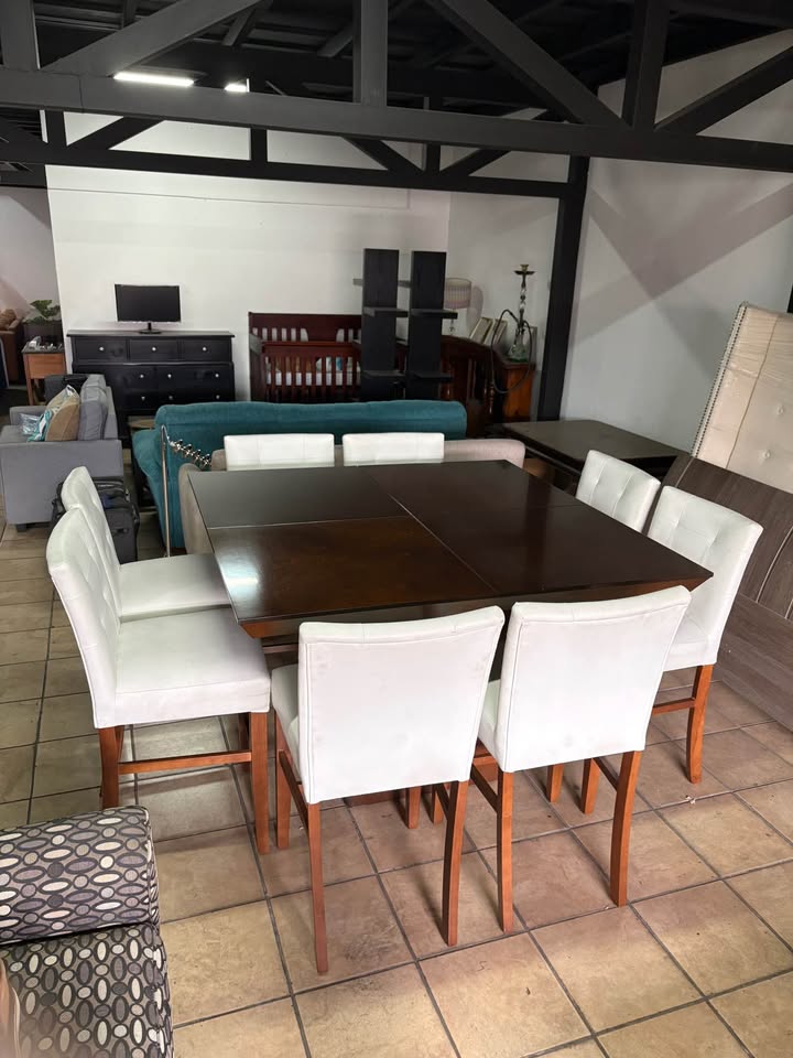 IMG_5203 Juego Comedor 8 Sillas De Madera, Importado Como Nuevo Mesa Mide 140 cm X 140 cm X 94 cm Alto
