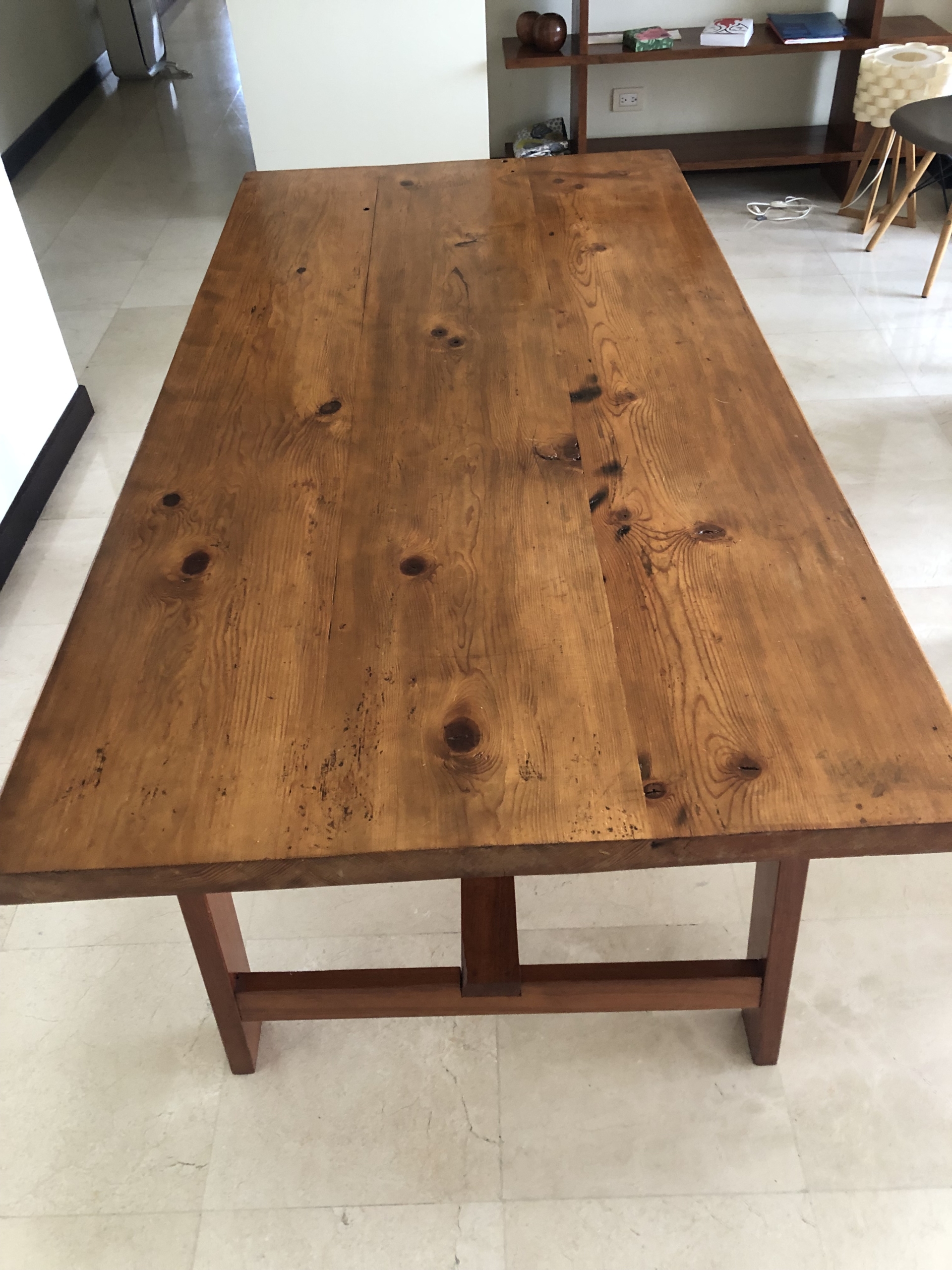 Mesa de comedor en madera maciza 6/8 personas