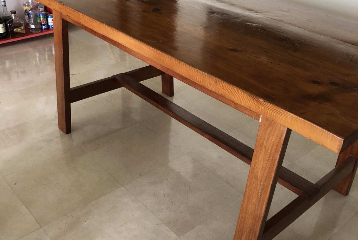 Mesa de comedor en madera maciza 6/8 personas