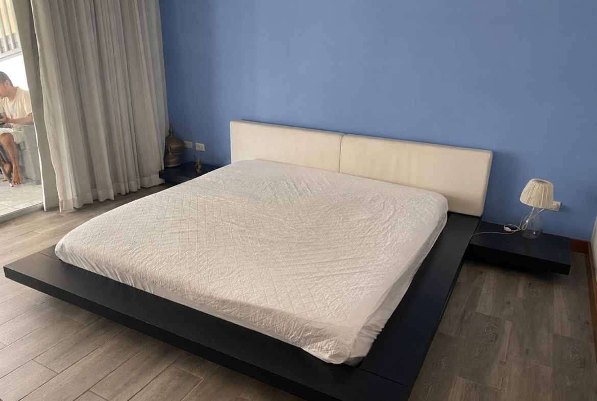 Se vende cama King Size Modloft Worth + colchón orgánico Birch en excelente estado/ MUNDANZA