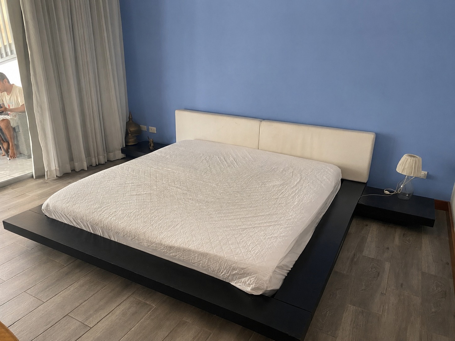Se vende cama King Size Modloft Worth + colchón orgánico Birch en excelente estado/ MUNDANZA