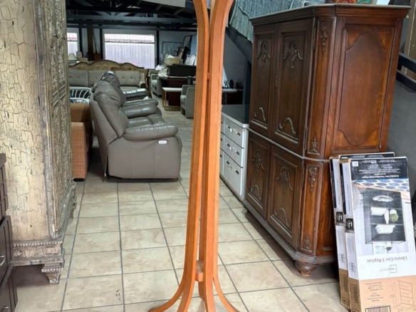 Perchero De Madera, Importado Como Nuevo Altura 1, 80 mt