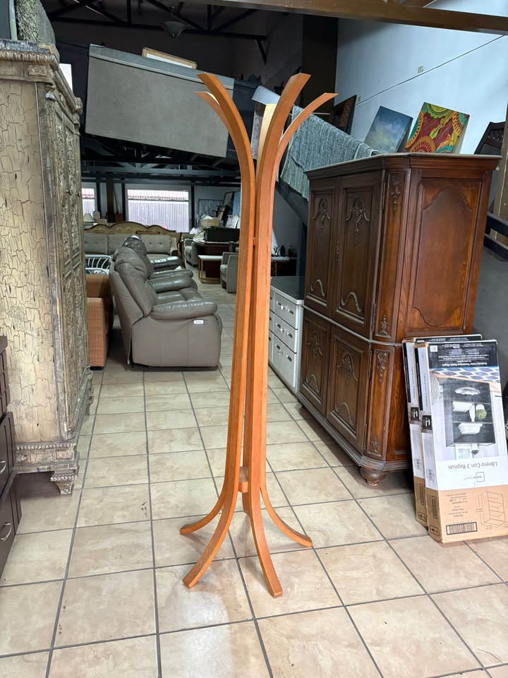 Perchero De Madera, Importado Como Nuevo Altura 1, 80 mt