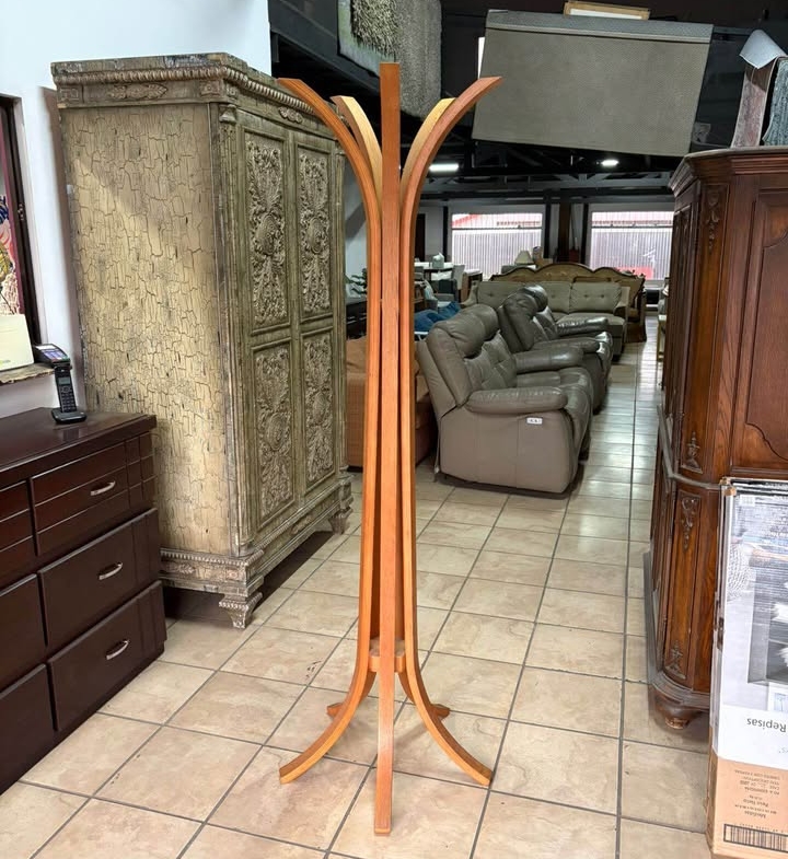 Perchero De Madera, Importado Como Nuevo Altura 1, 80 mt