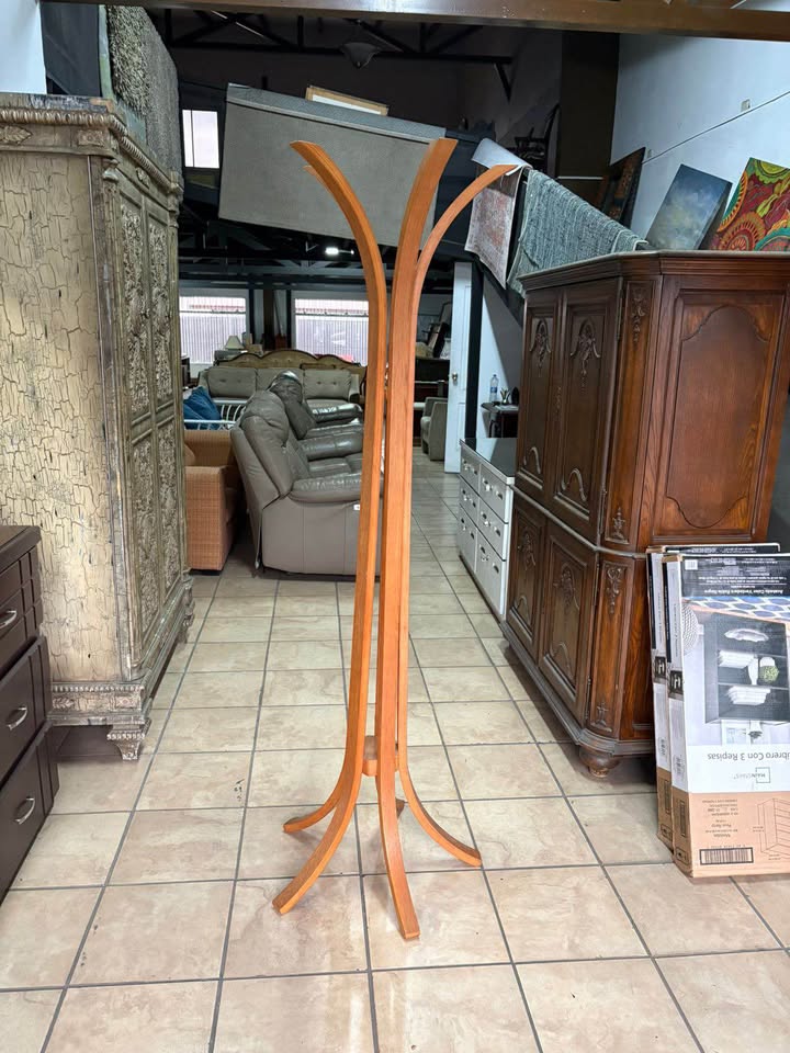 Perchero De Madera, Importado Como Nuevo Altura 1, 80 mt