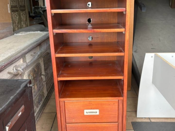 Mueble Multiuso Organizador En Madera De Cedro. Importado Como Nuevo Mide 56 cm Ancho X 45 cm Fondo X 1, 28 mt Alto