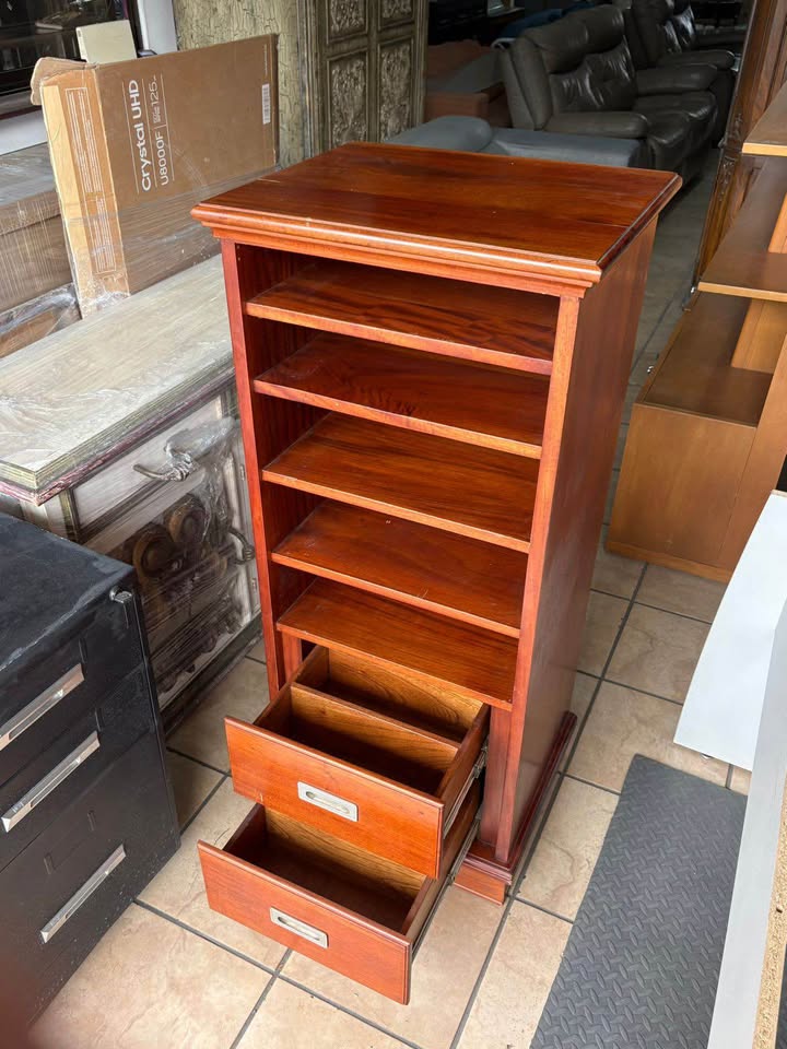IMG_5376 Mueble Multiuso Organizador En Madera De Cedro. Importado Como Nuevo Mide 56 cm Ancho X 45 cm Fondo X 1, 28 mt Alto