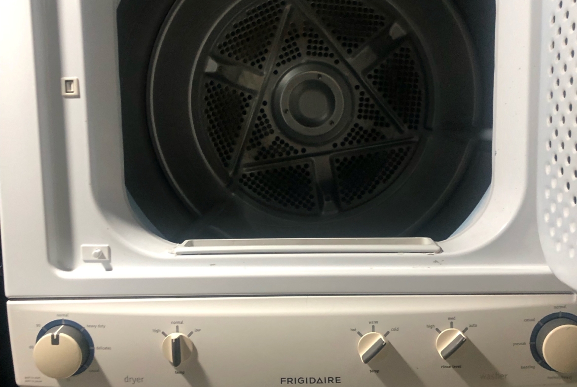 Vendo Centro de Lavado marca Frigidare, Refri LG economica. todo en buen estado