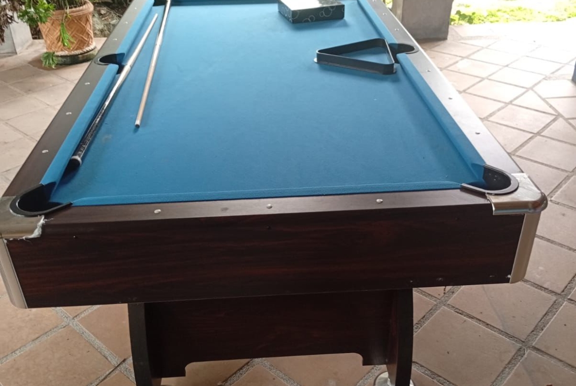 Mesa de pool como nueva