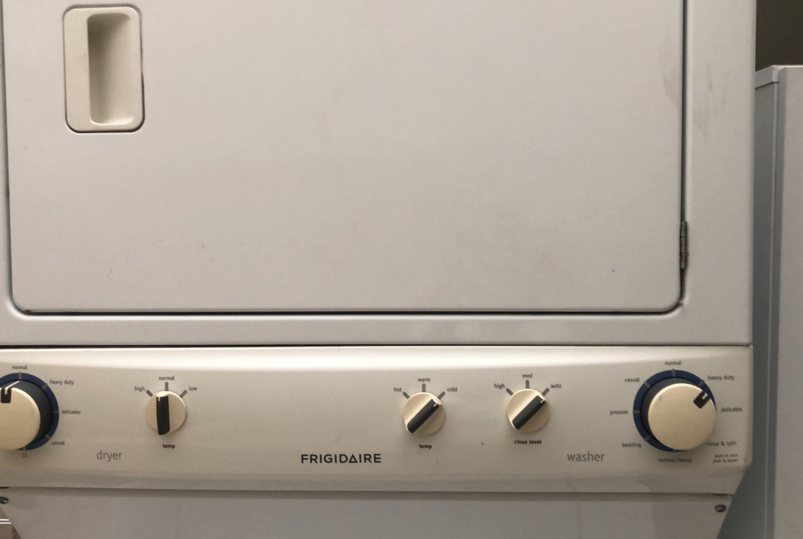 Vendo Centro de Lavado marca Frigidare, Refri LG economica. todo en buen estado