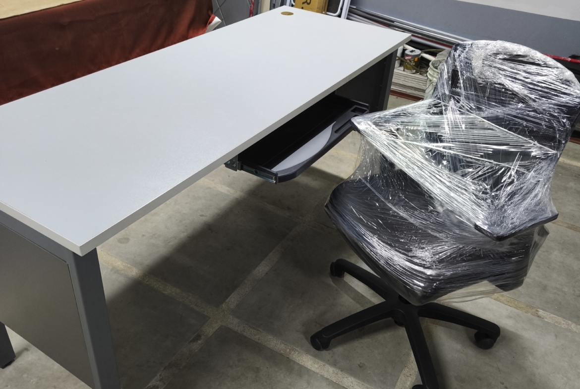 Escritorio y silla