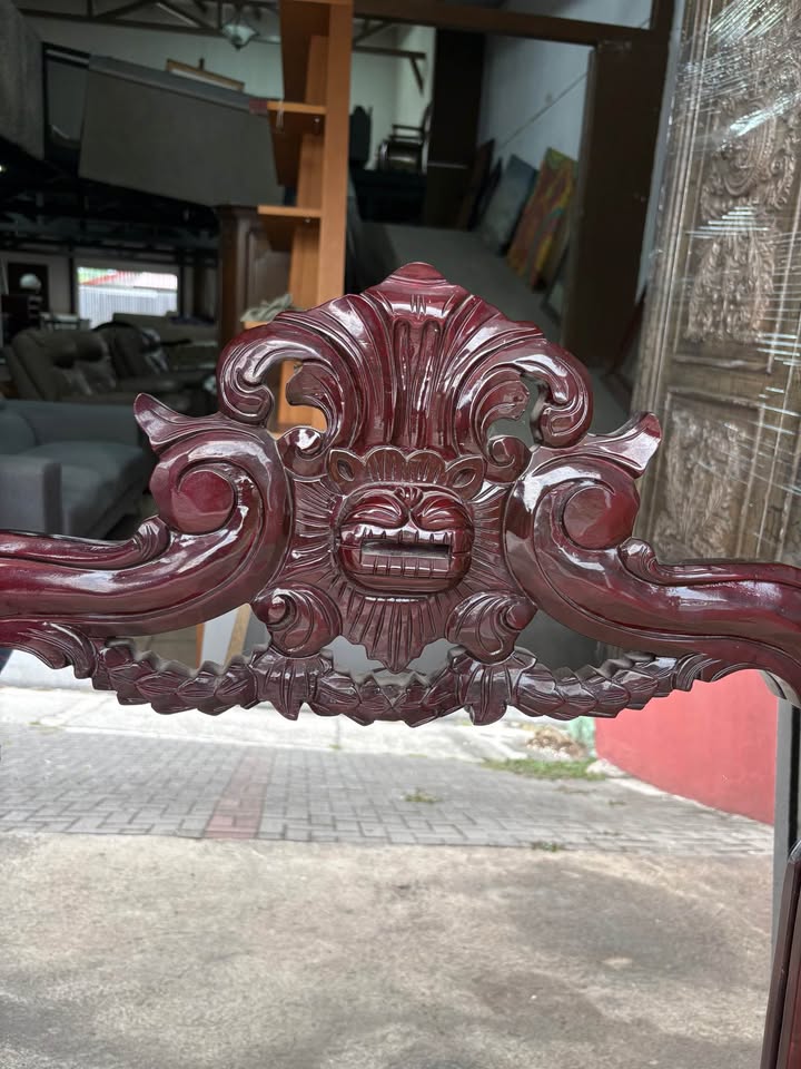 Fino Espejo Antiguo Vintage Europeo En Madera De Cedro Tallada a Mano. Como Nuevo Mide 1, 20 mt Alto X 93 cm Ancho