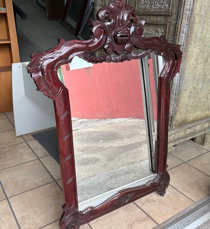 Fino Espejo Antiguo Vintage Europeo En Madera De Cedro Tallada a Mano. Como Nuevo Mide 1, 20 mt Alto X 93 cm Ancho