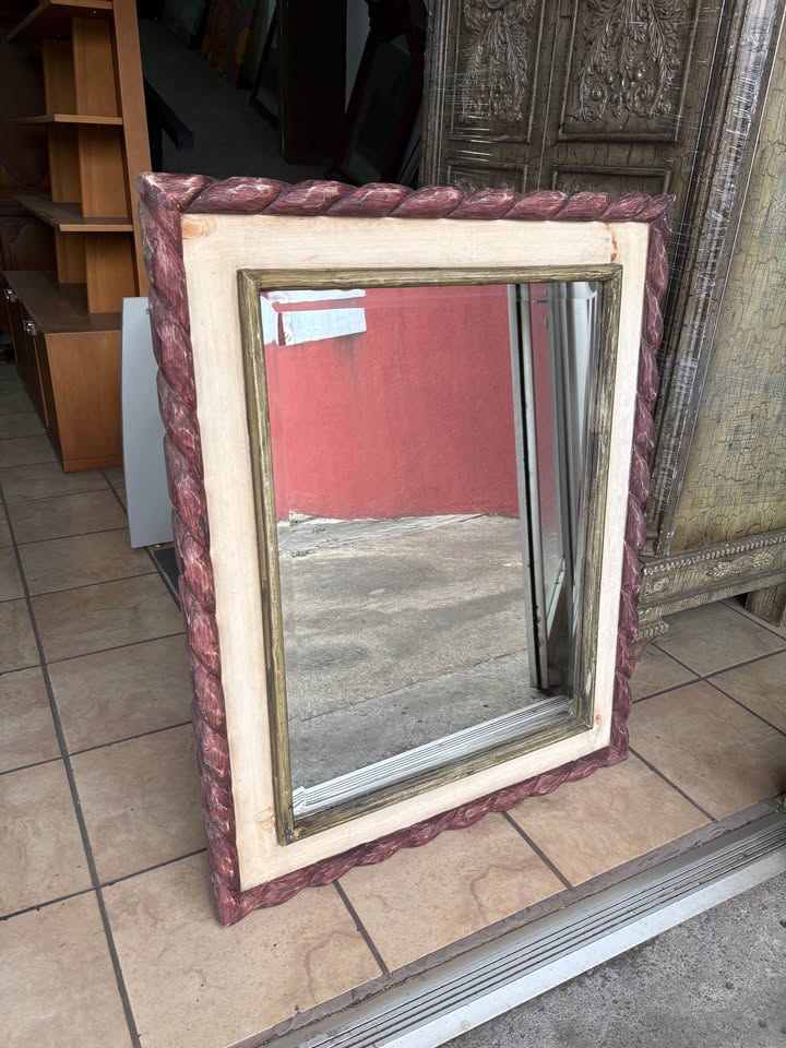 Espejo Rústico Mexicano En Madera De Cedro y Vidrio Biselado, Como Nuevo Mide 1, 05 mt X 85 cm
