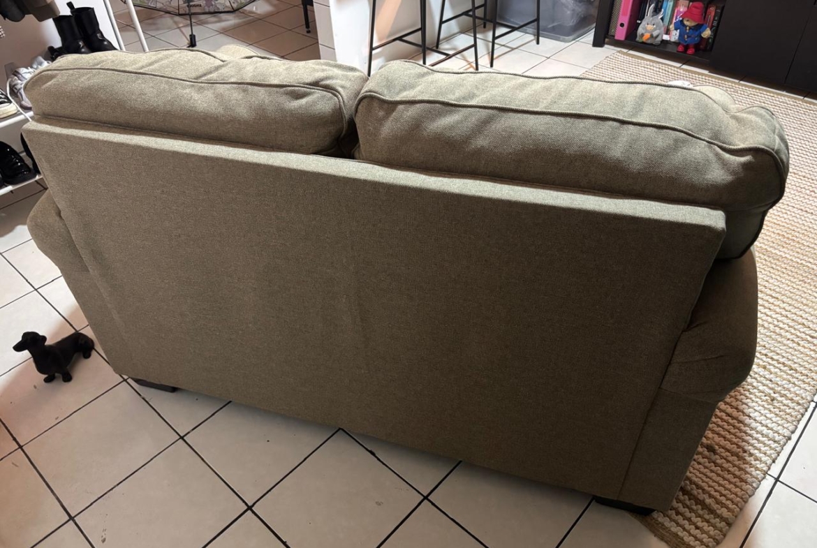 Sillón Nalini Khaki Loveseat Ashley Furniture
