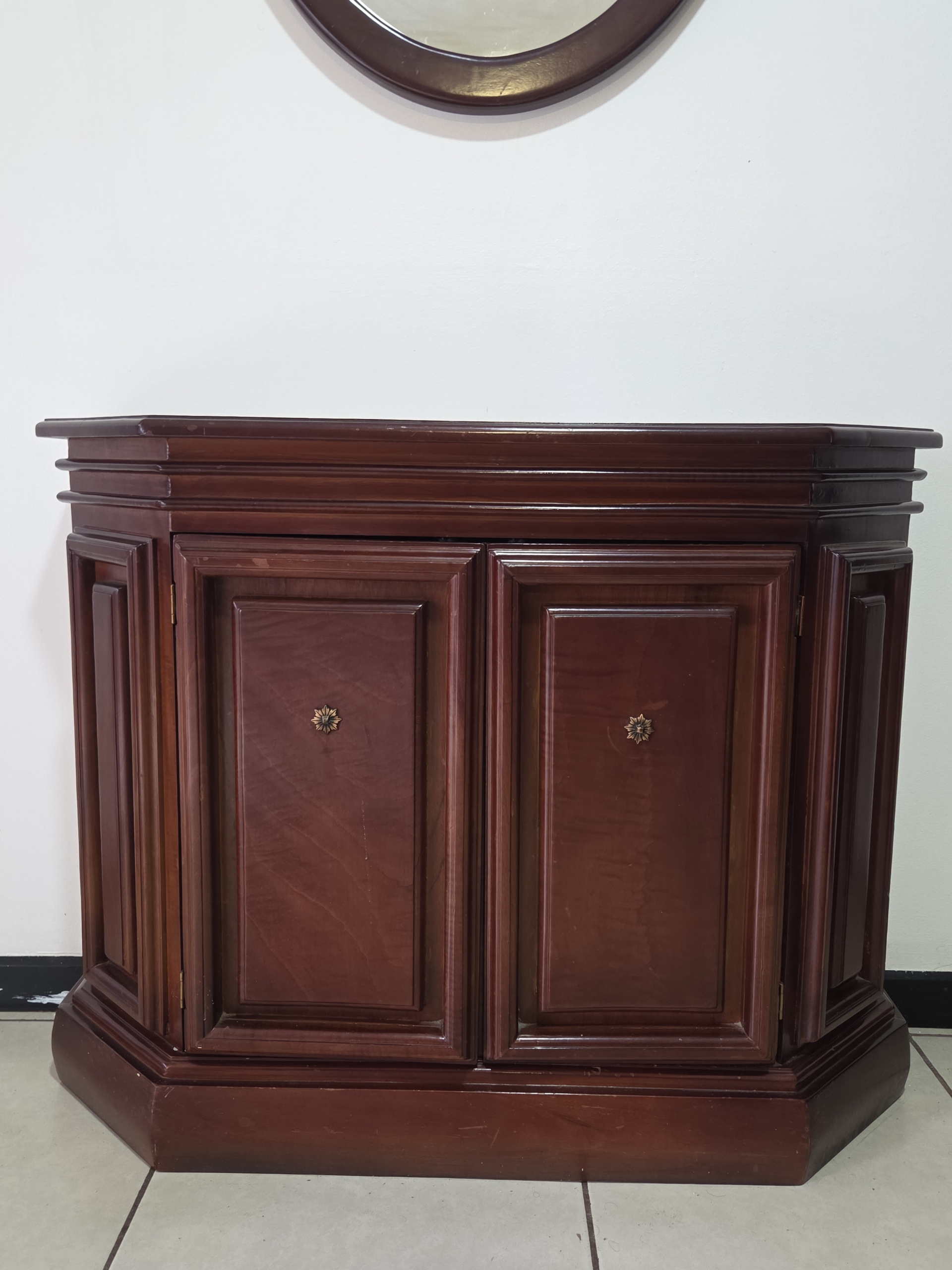 Mueble recibidor con espejo
