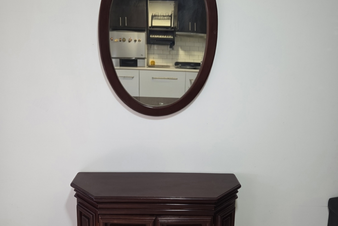 COMBO: MESA DE CENTRO + MUEBLE RECIBIDOR + ESPEJO + ESQUINERO