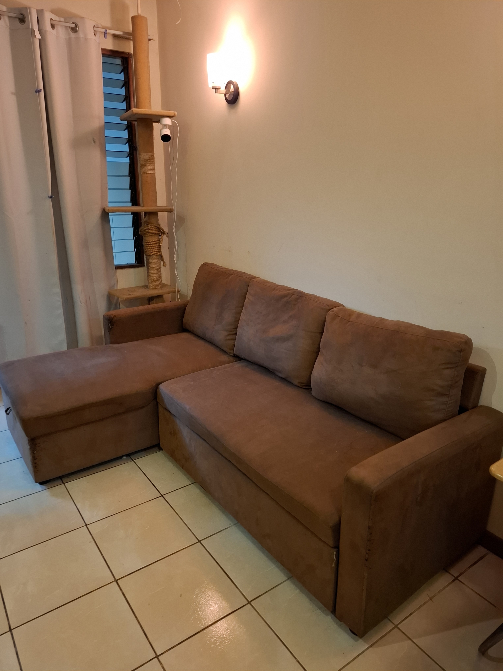 🛋️ Sofá seccional en L con almacenamiento