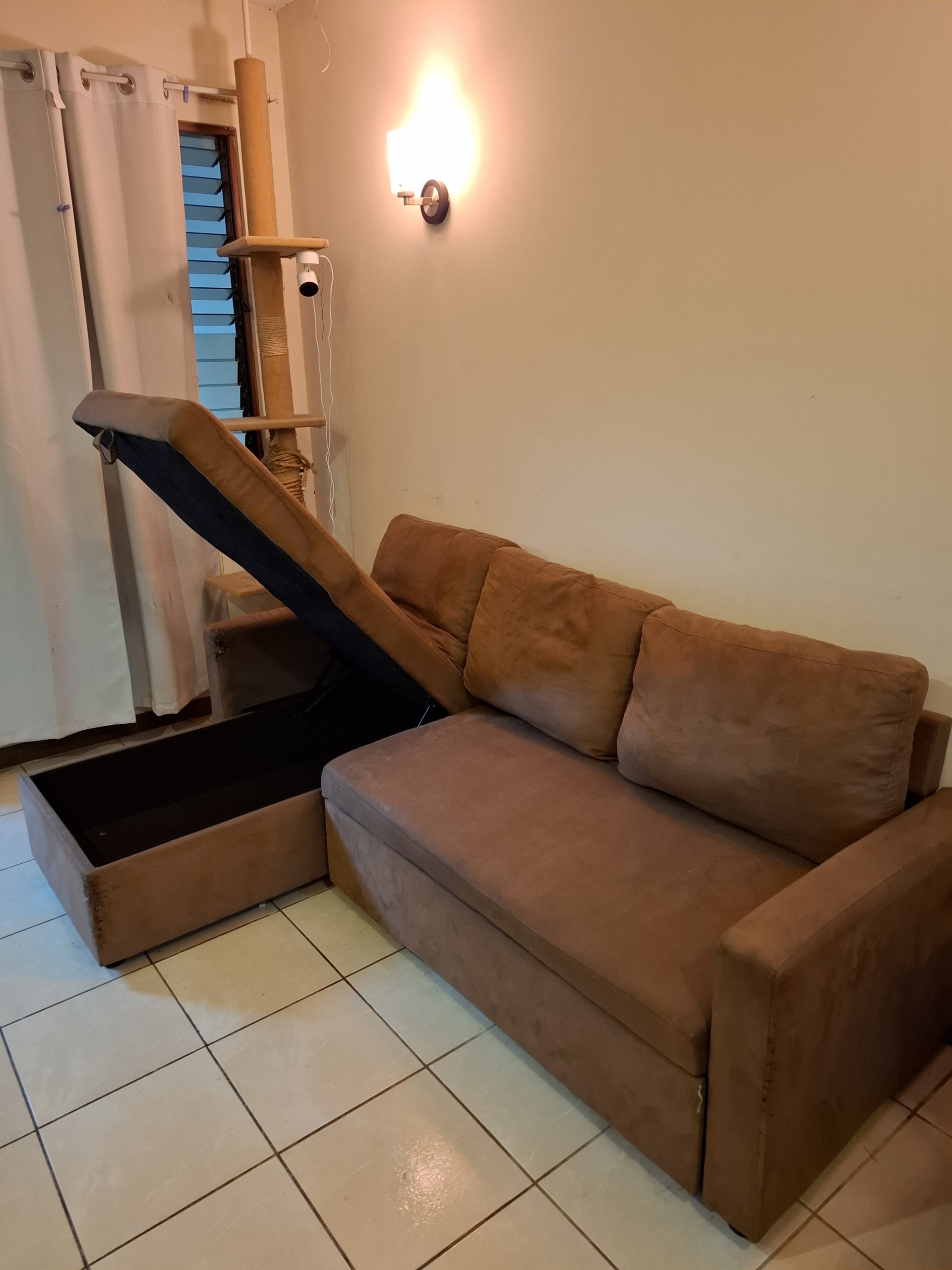 🛋️ Sofá seccional en L con almacenamiento
