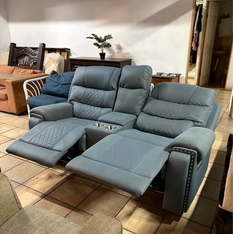 NUEVO Sillón Reclinable Eléctrico 2 Puestos Americano Con Conectores USB. NUEVO Mide 1, 90 mt Largo X 90 cm Fondo