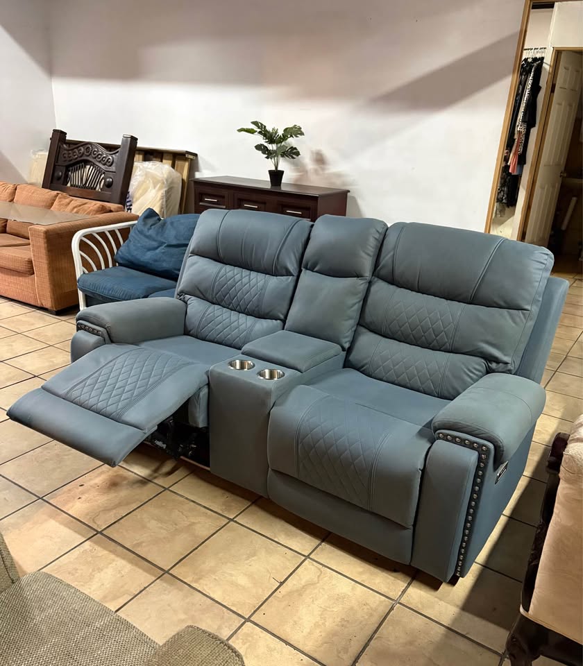 NUEVO Sillón Reclinable Eléctrico 2 Puestos Americano Con Conectores USB. NUEVO Mide 1, 90 mt Largo X 90 cm Fondo