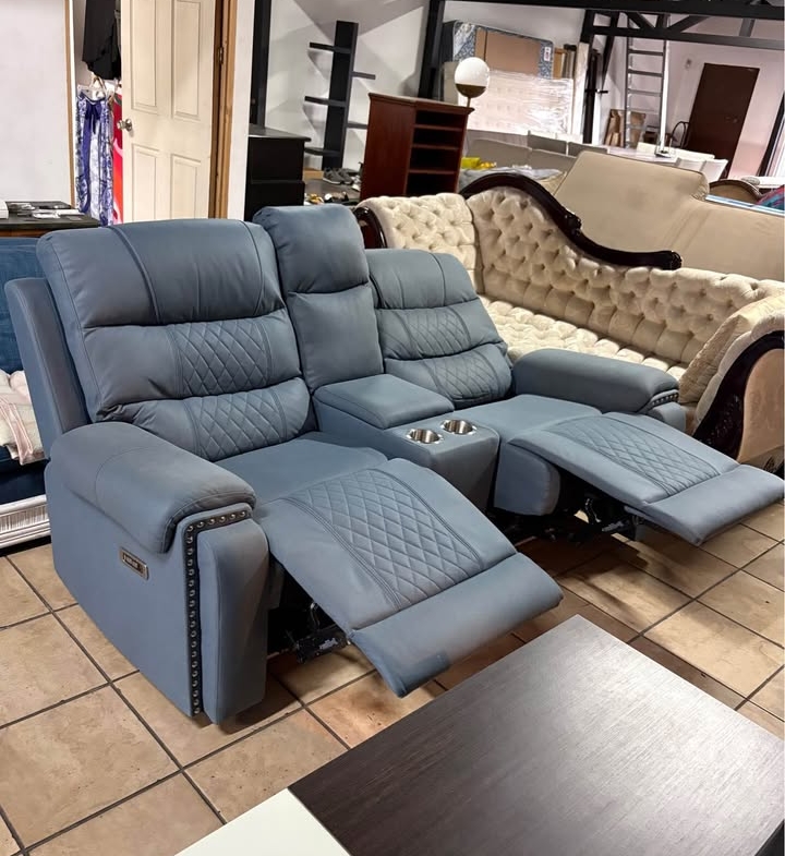 NUEVO Sillón Reclinable Eléctrico 2 Puestos Americano Con Conectores USB. NUEVO Mide 1, 90 mt Largo X 90 cm Fondo