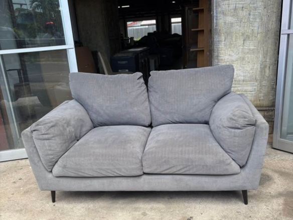 Sofá Sillón De 2 Puestos Americano. Como Nuevo Mide 1, 60 mt Largo X 85 cm Fondo