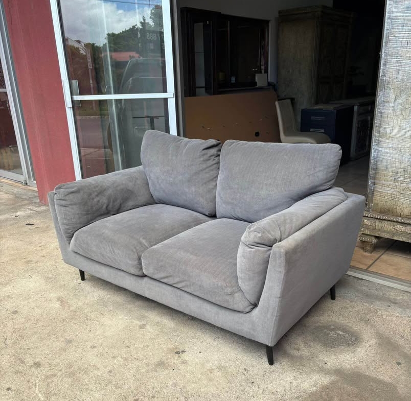 Sofá Sillón De 2 Puestos Americano. Como Nuevo Mide 1, 60 mt Largo X 85 cm Fondo