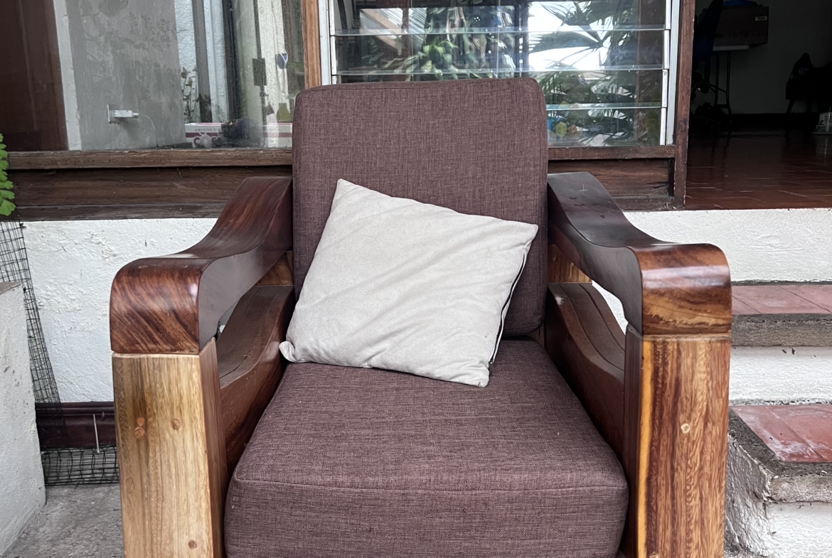Juego de sillones de madera para terraza