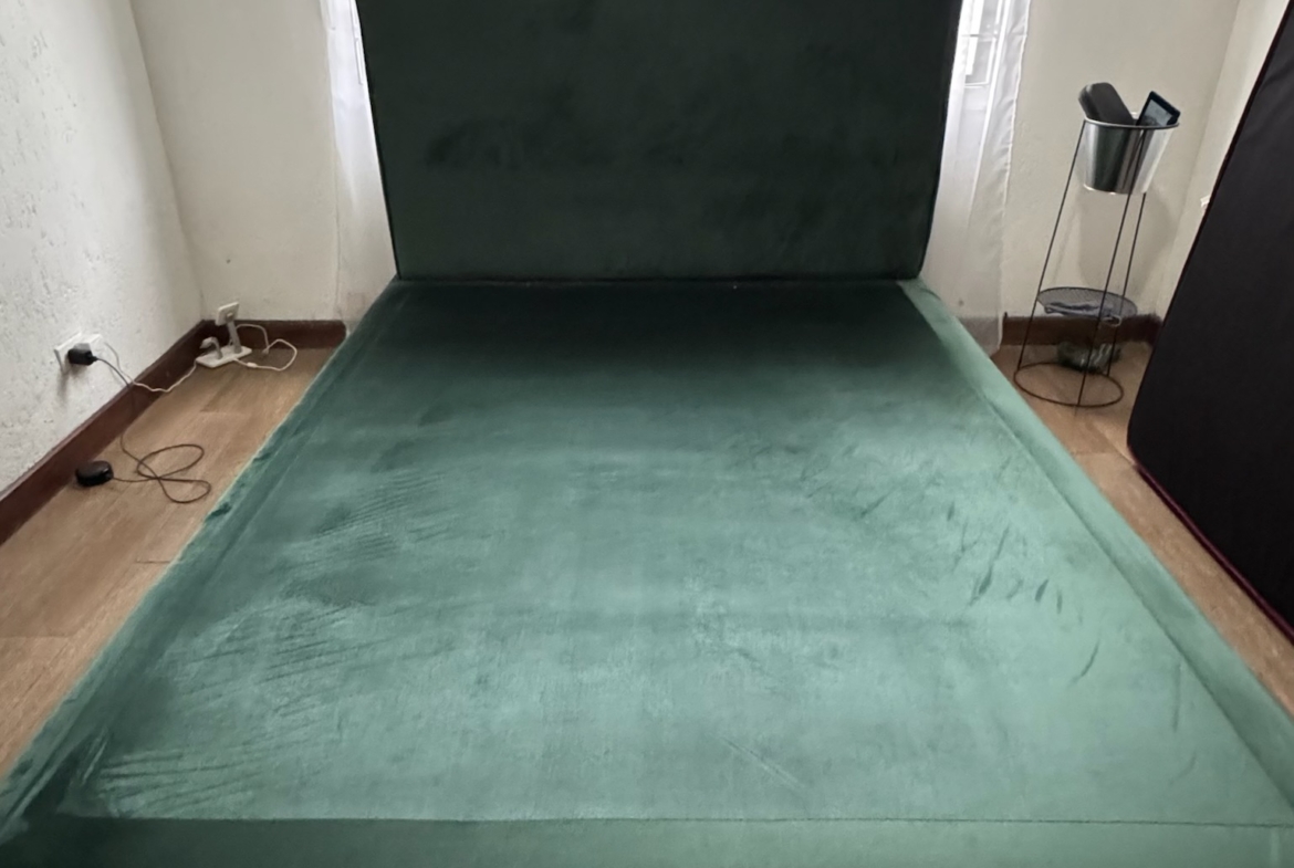 Cama Queen + colchón ortopédico King Koil