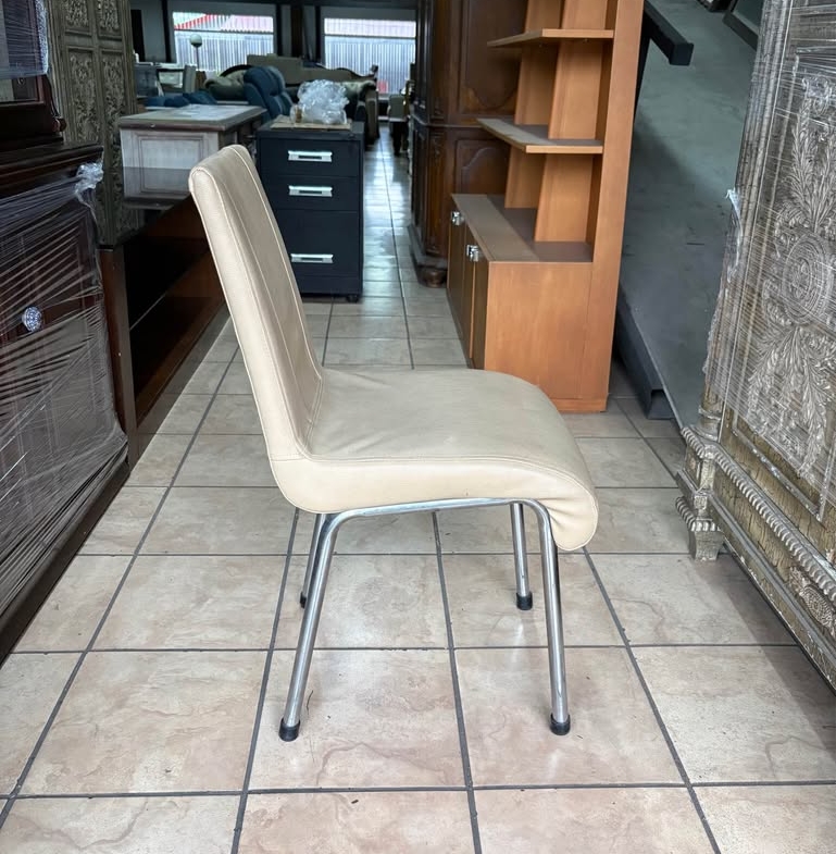 Silla De Cuero y Metal. Importada Como Nueva