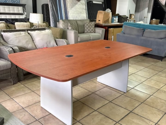 Mesa Ejecutiva Para Reuniones o Juntas 6,8 y 10 Puestos. Importada Como Nueva Mide 2 mt Largo X 1 mt Ancho X 74 cm Alto