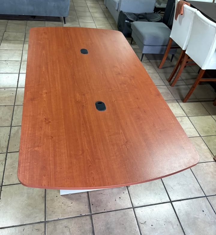 Mesa Ejecutiva Para Reuniones o Juntas 6,8 y 10 Puestos. Importada Como Nueva Mide 2 mt Largo X 1 mt Ancho X 74 cm Alto